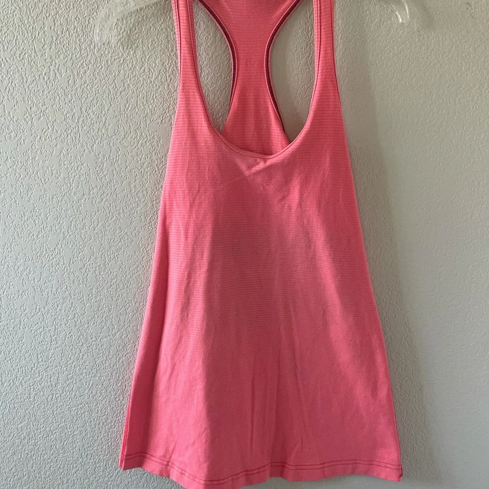 Lululemon Razor Back Workout Tank - Picture 2 of 6